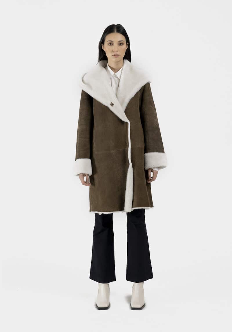 Manteau-reversible-capuchon-agneau-merinos-devant