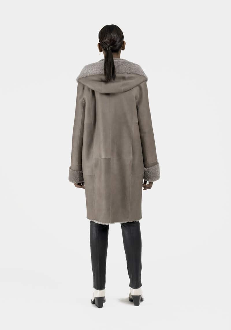 Remake-coat-hood-lamb-flip-back