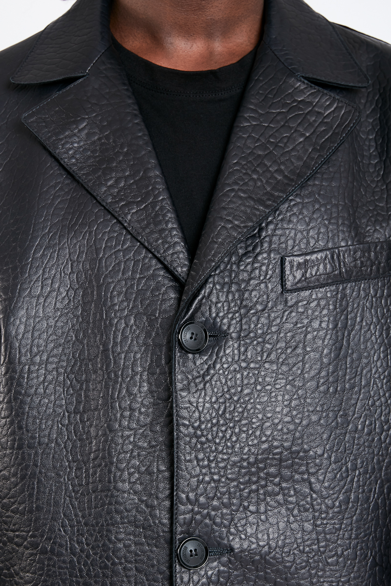 Malone-veste-col-revers-cuir-agneau-noir-impression-croco-detail