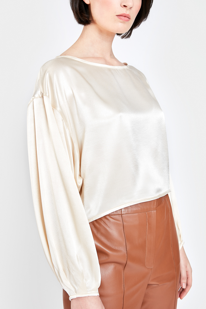 Gioia-blouse-elegante-tendance-oversize-viscose-ecru-closeup