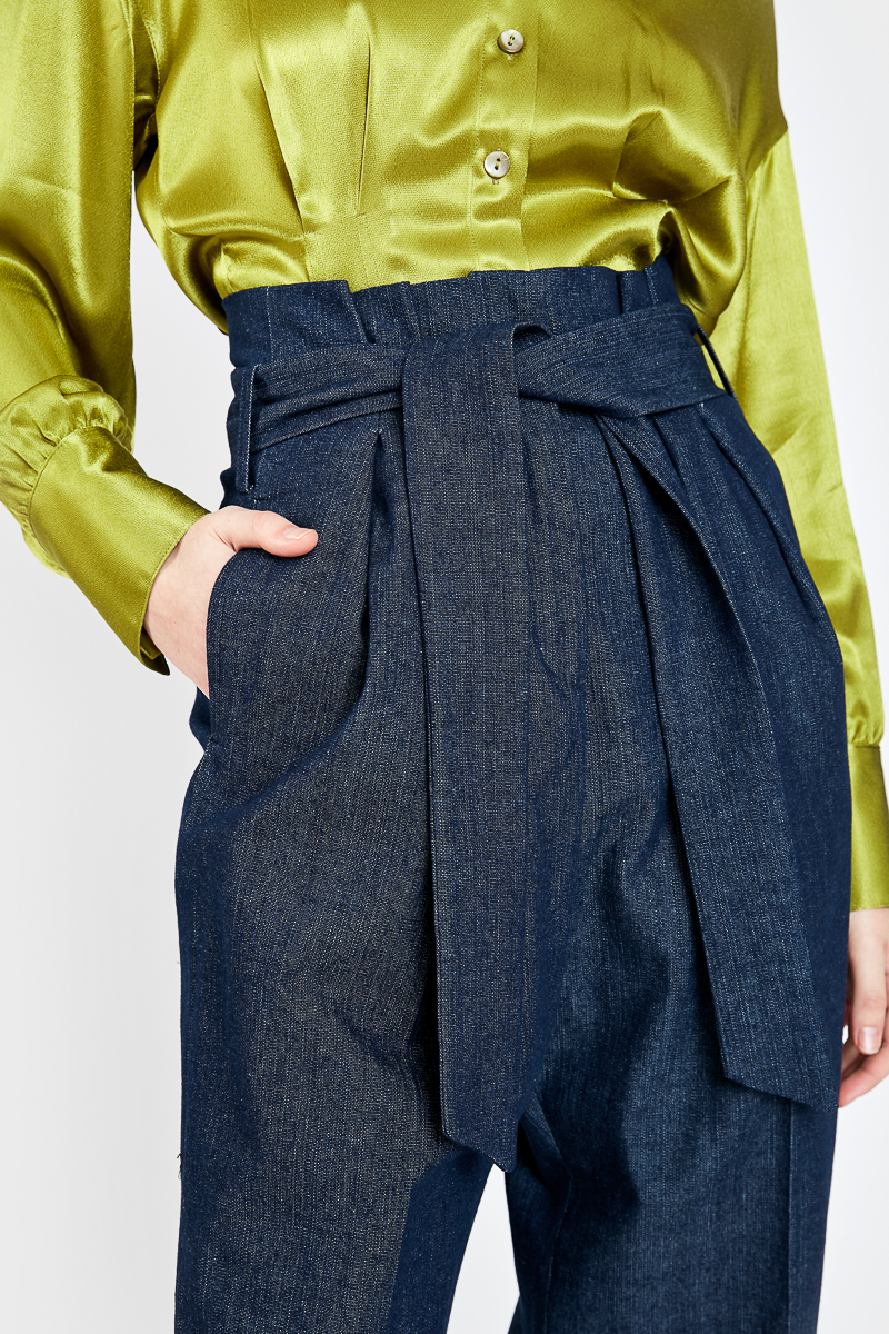 Lisa-pantalon-taille-haute-oversize-ceinture-coton-bleu-closeup
