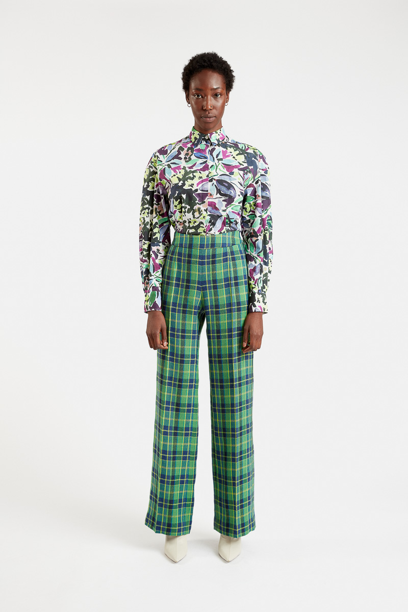 Gabriella-fitted-cotton-shirt-puff-sleeves-printed-mauve-green-lauren-wool-trousers-0