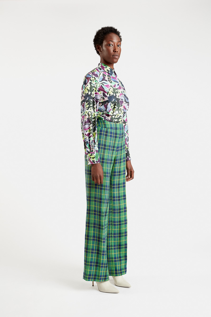 Gabriella-fitted-cotton-shirt-puff-sleeves-printed-mauve-green-lauren-wool-trousers-1