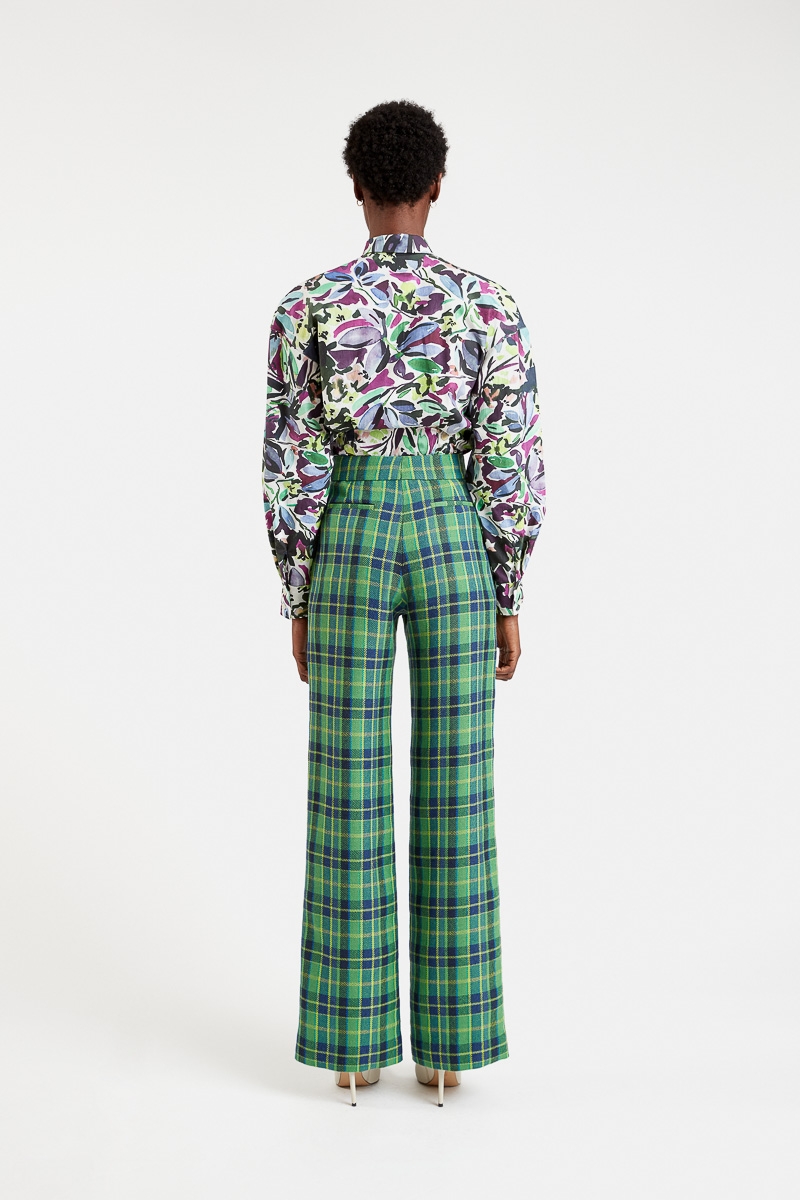 Gabriella-fitted-cotton-shirt-puff-sleeves-printed-mauve-green-lauren-wool-trousers-2