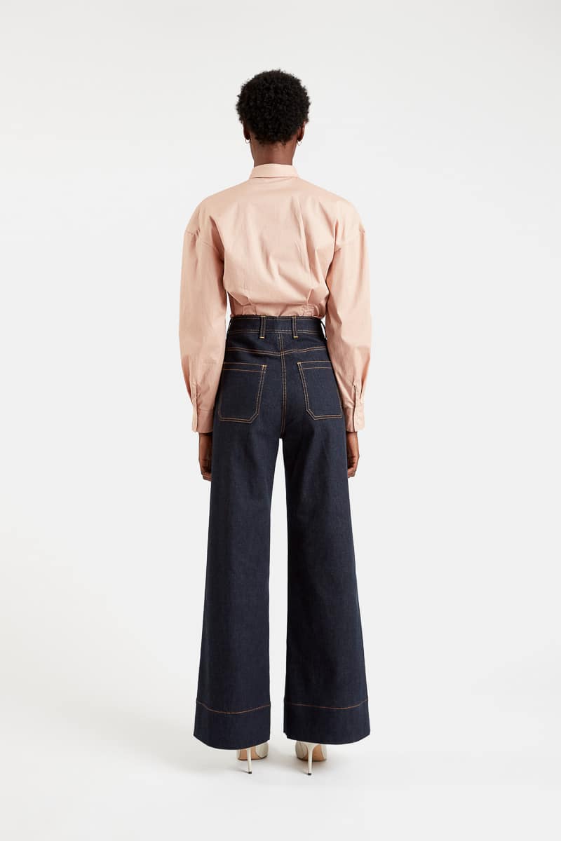 Gabriella-camicia-cotone-vita-aderente-maniche-larghe-rosa-pantaloni-filippa-vestibilità-larga-2-1