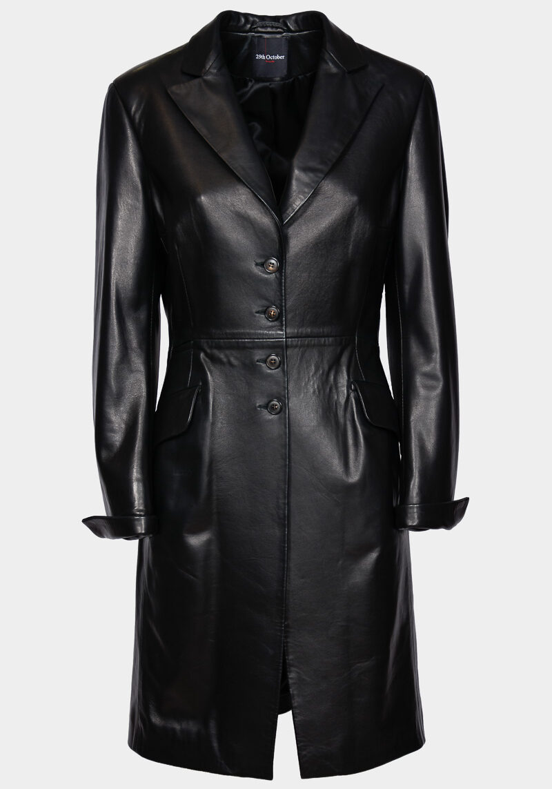 Gobi-longue-veste-blazer-cuir-noir-cintrée-ajustée-col-revers-poches-boutons-tendance-29thoctober-0