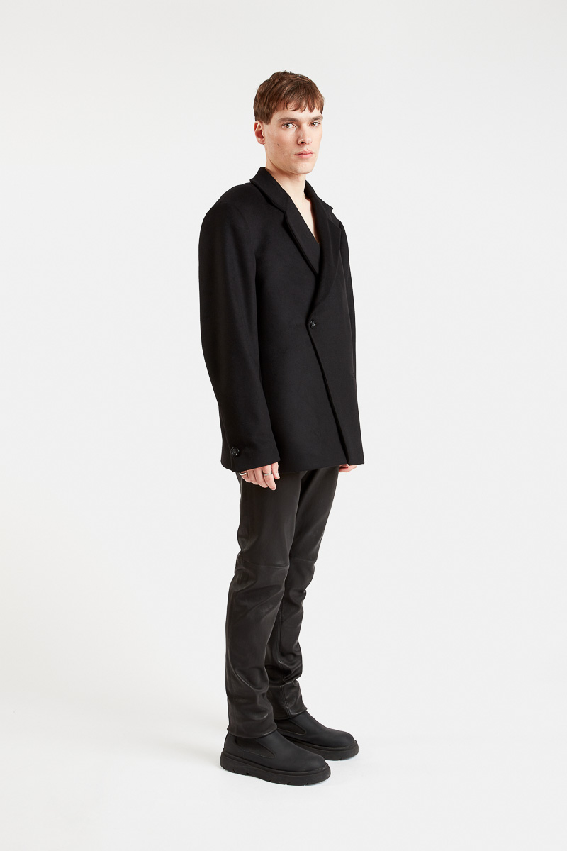fu-chaqueta-traje-cruzado-negro-lana-cálido-trendy-comodidad-minimalista-29 de octubre