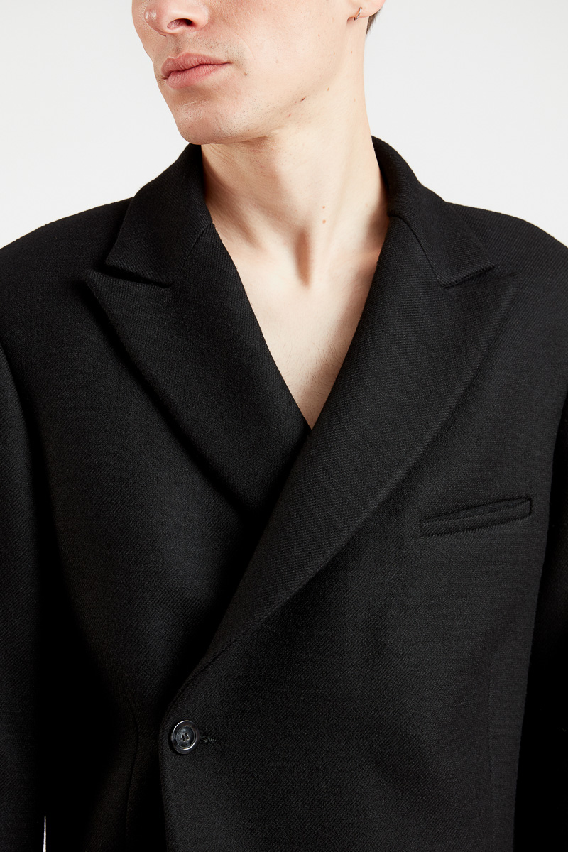 raiton-courte-veste-costume-blazer-croisé-tendance-hiver-laine-noire-chinée-fashion-design-minimaliste-hiver-luxe-29thoctober