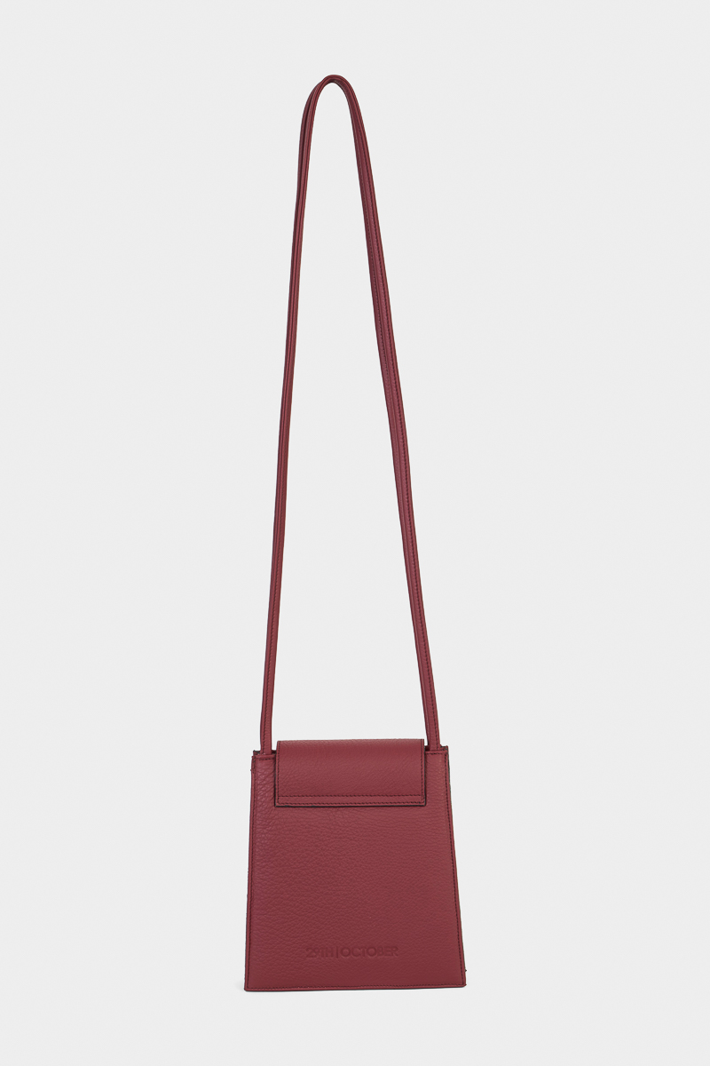 Luna-sac-a-main-cuir-veau-pleine-fleur-bordeaux-unique-versatile-design-intemporel