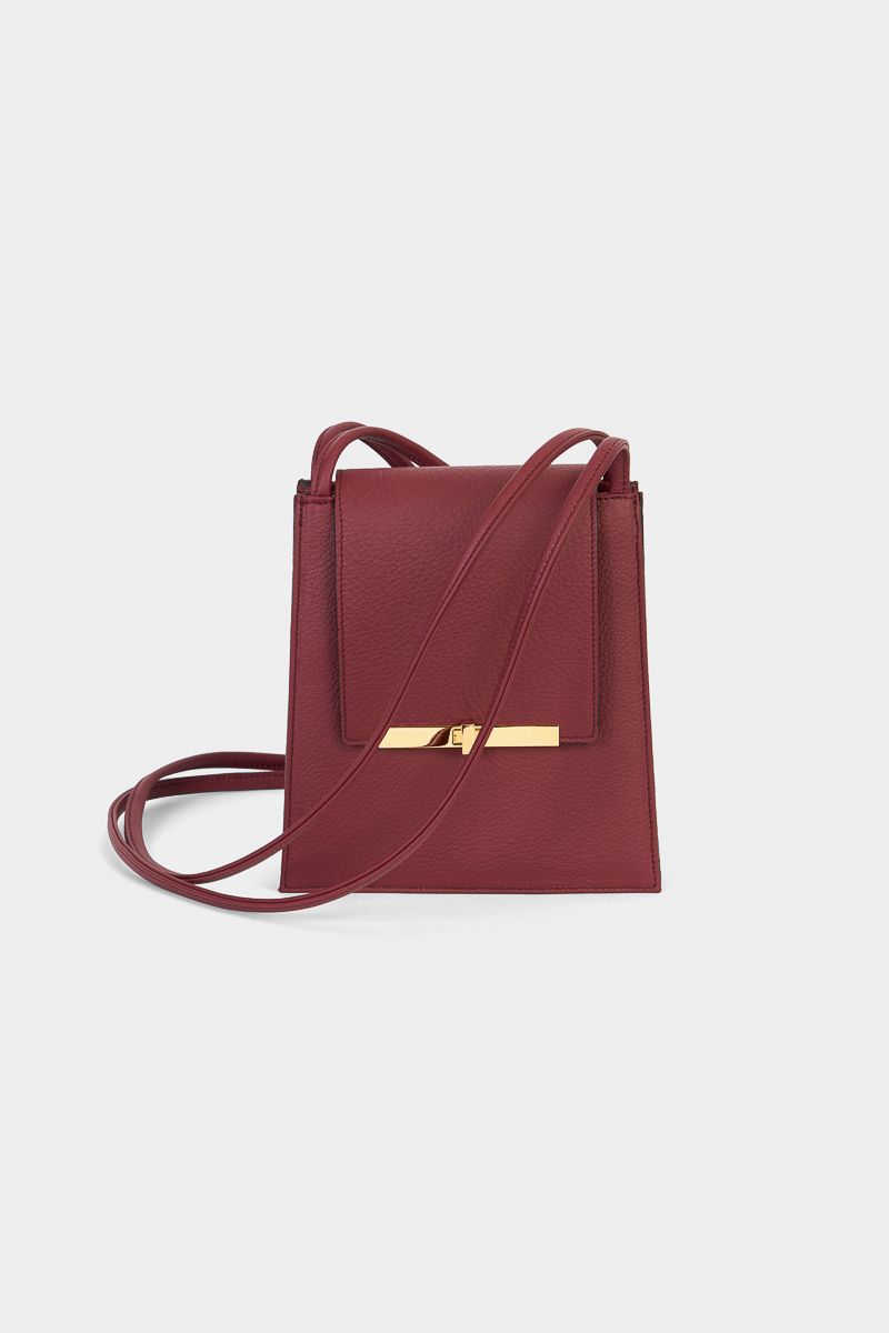 Luna-sac-a-main-cuir-veau-pleine-fleur-bordeaux-unique-versatile-design