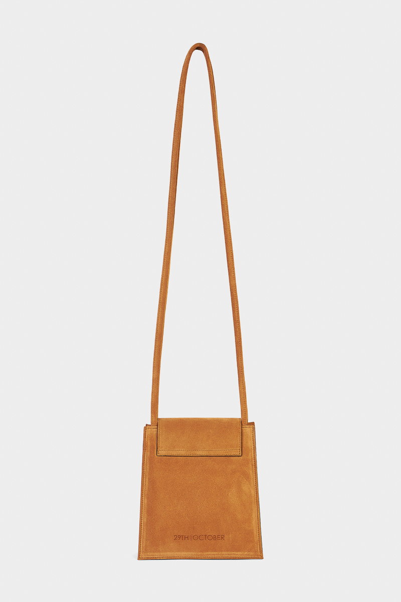 Luna-sac-a-main-cuir-veau-pleine-fleur-camel-unique-versatile-design