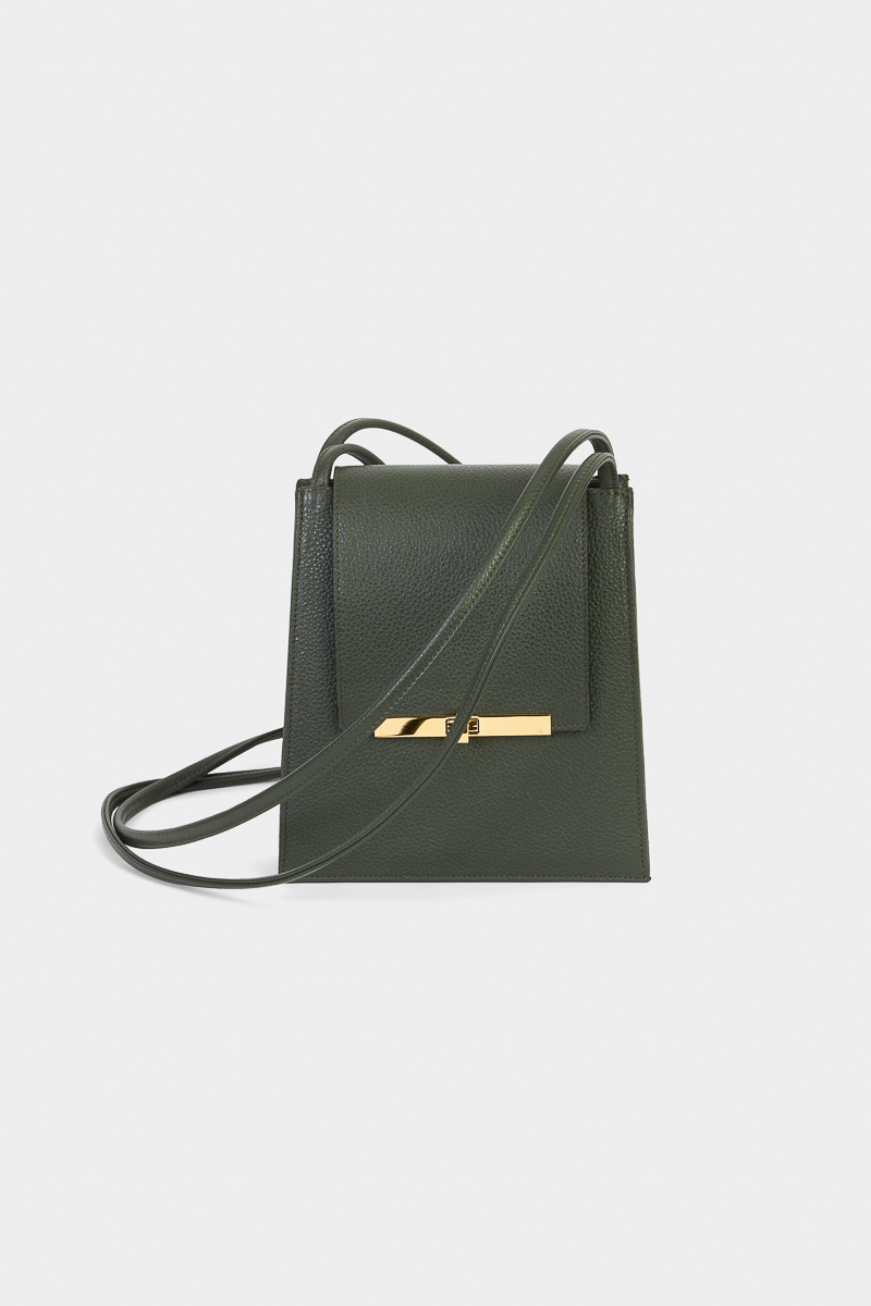 Luna-sac-a-main-cuir-veau-pleine-fleur-vert-unique-versatile-design-intemporel