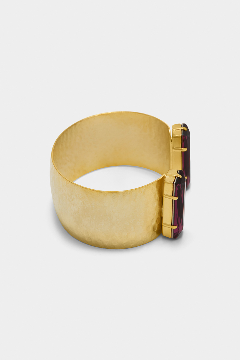 bracelet-plaqué-or-martelé-cristaux-swarovski-améthyste-design-luxe-élégant