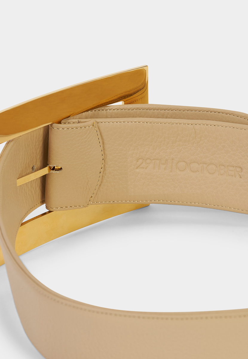 iris-ceinture-cuir-beige-design-élégant-intemporel-luxe-artisan