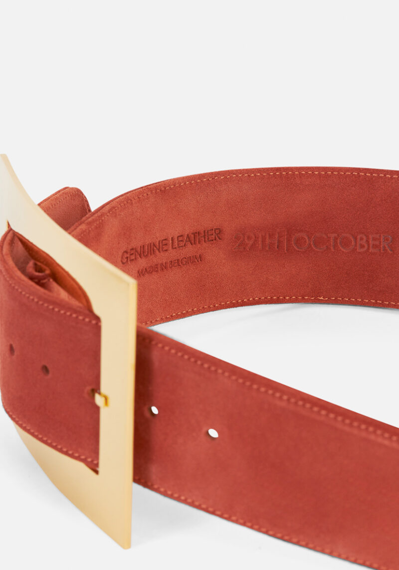 iris-ceinture-cuir-rust-design-élégant-intemporel-artisan